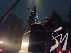 На Вінниччині демонтували пам'ятники Пушкіну та Суворову